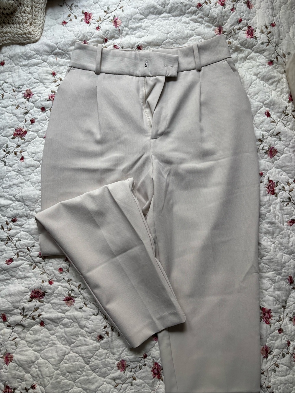 Zara Cream Women's Dress Pants - Pleated Front